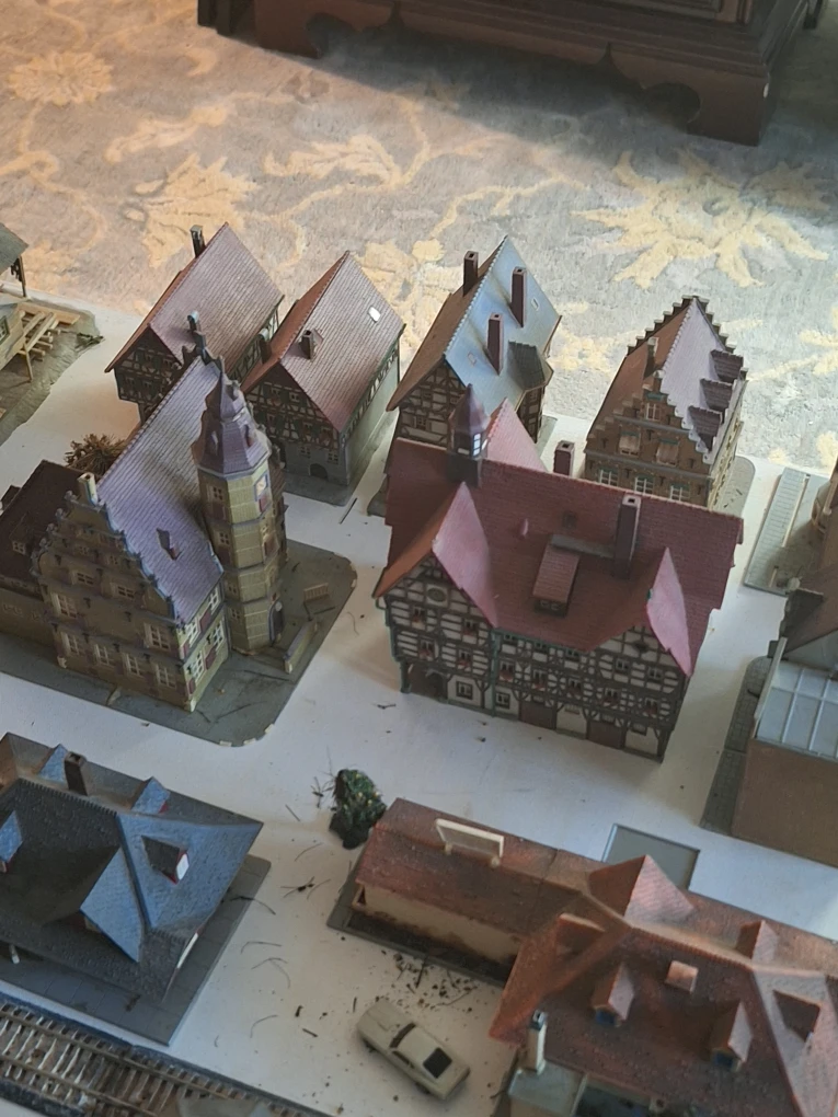 Model Train Buildings and Scenery - photo 3