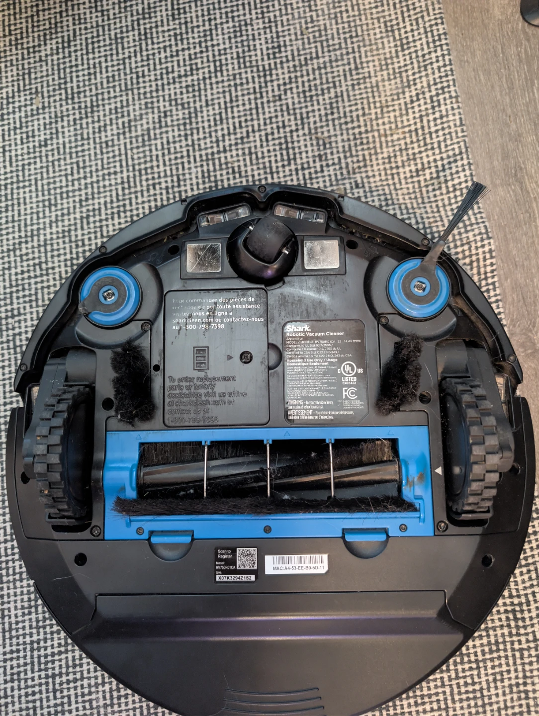 Shark Robot Vacuum Cleaner - photo 2