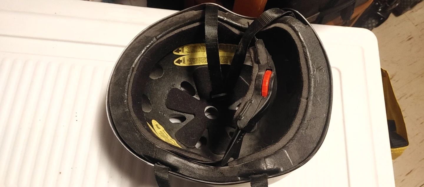 Black Skateboard Helmet - photo 2