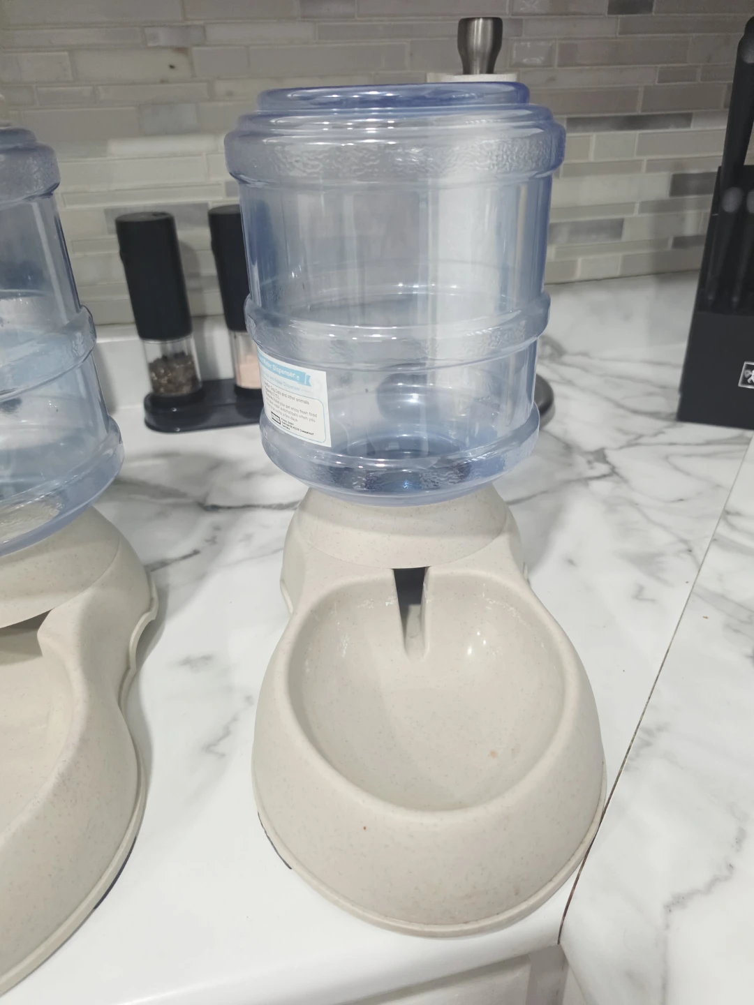Cat food and water feeder - photo 2