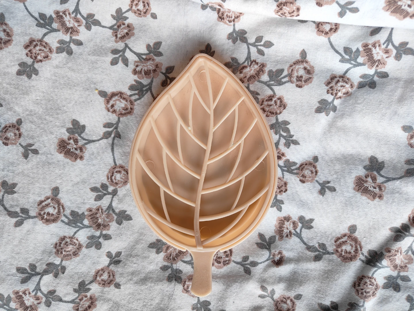 Leaf Shaped Soap Dish with Lid and Drainer - photo 2