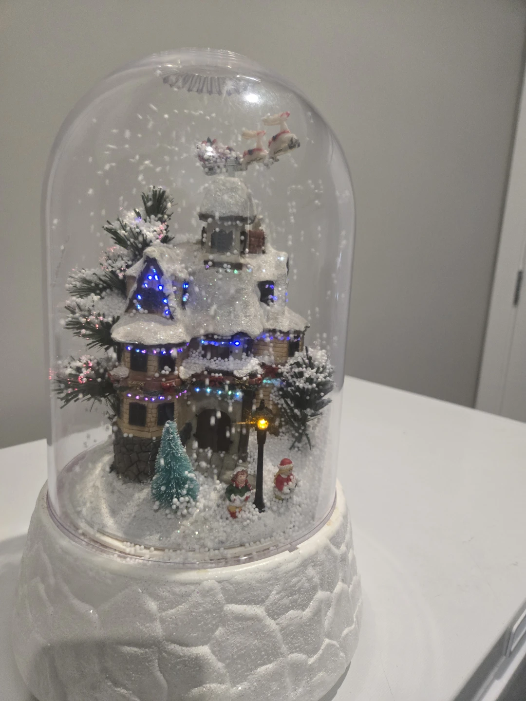 Musical Light-Up Christmas Snow Globe - photo 2