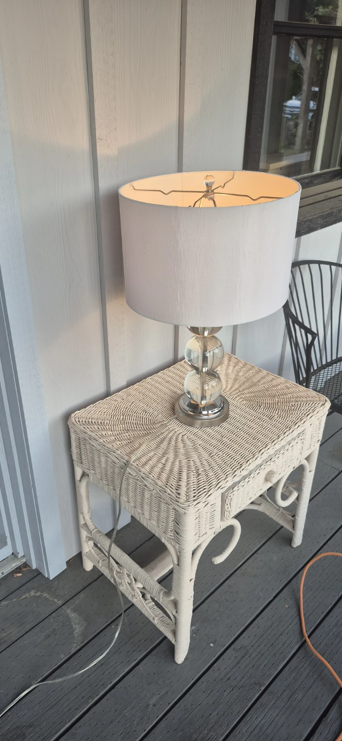 Table Lamp with Clear Glass Base - photo 2