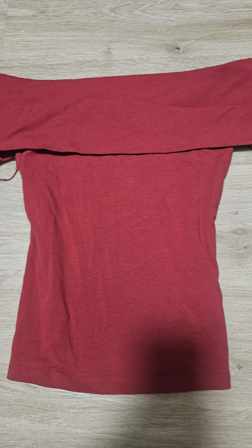 Red Off-the-Shoulder Tube Top - photo 2