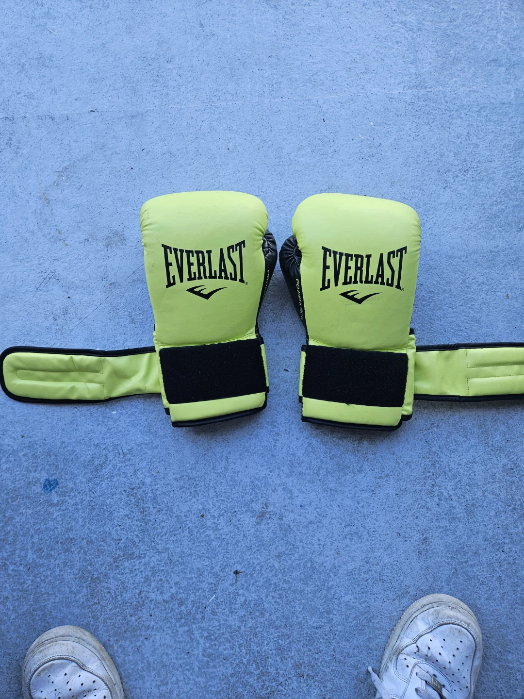 Everlast Boxing Gloves - Neon Yellow