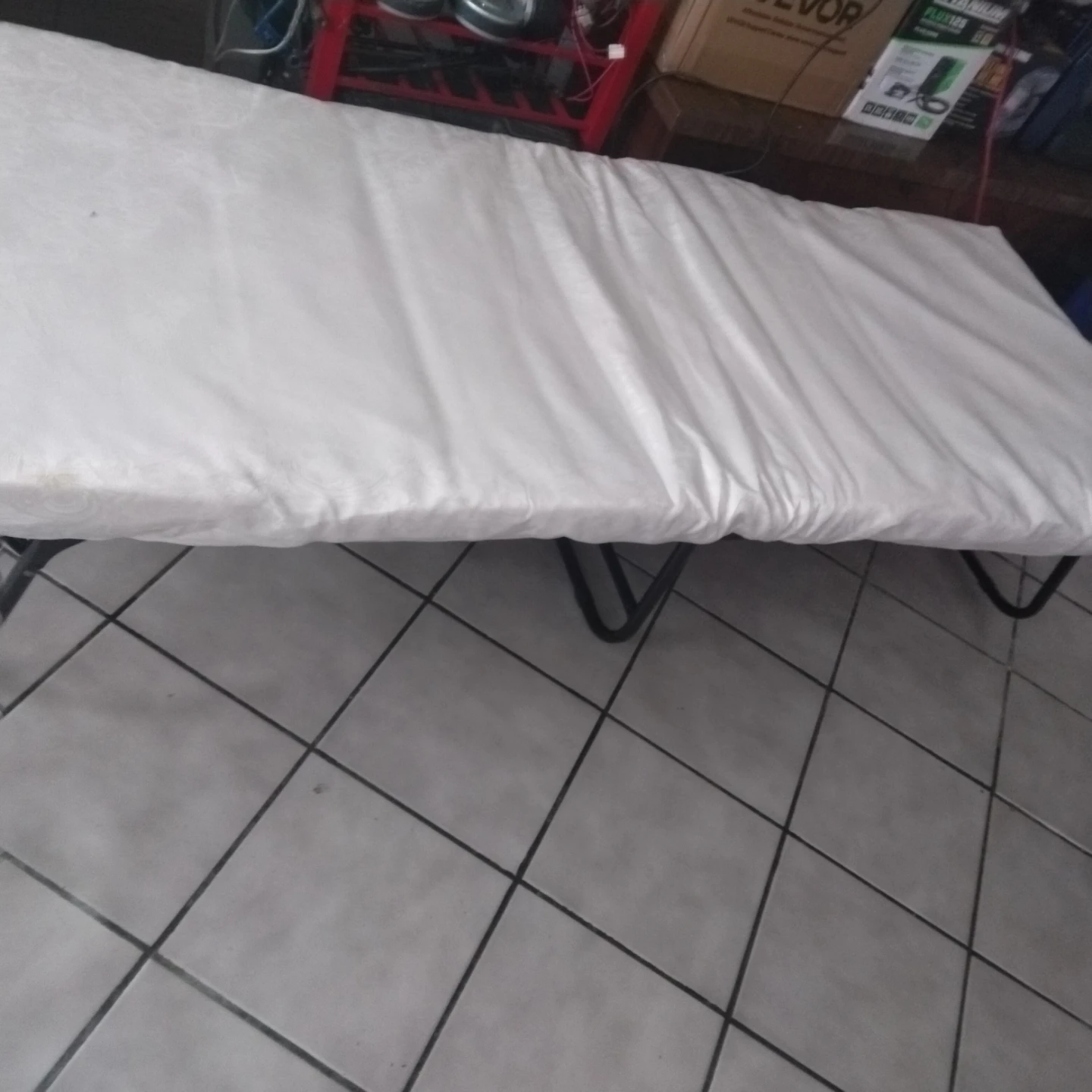 Folding bed like new - photo 3