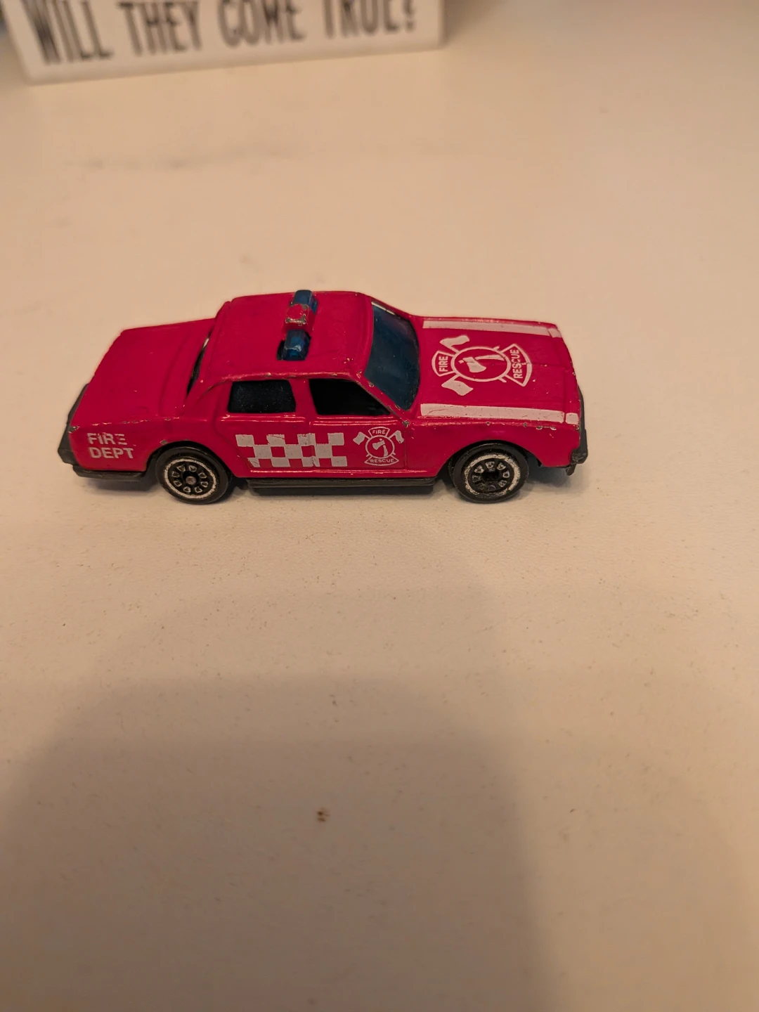 Diecast Fire Rescue Car - photo 2