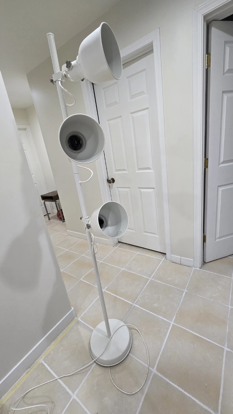 Floor lamp