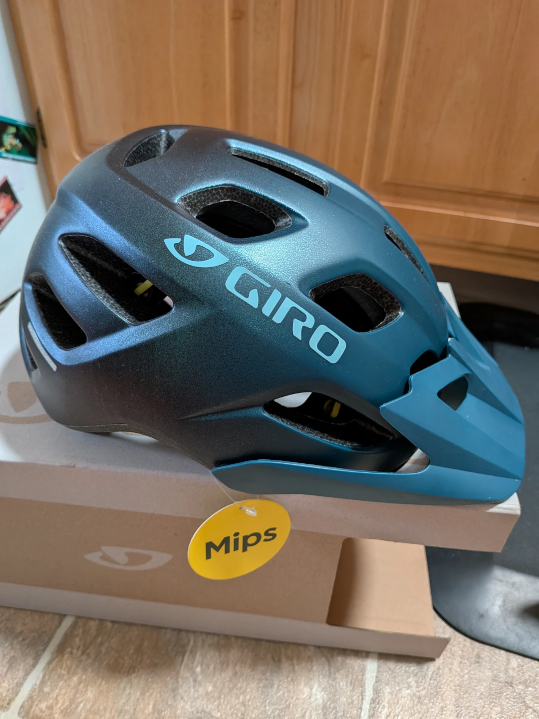 NEW Giro Verce MIPS Women's Universal Fit Cycling Helmet
