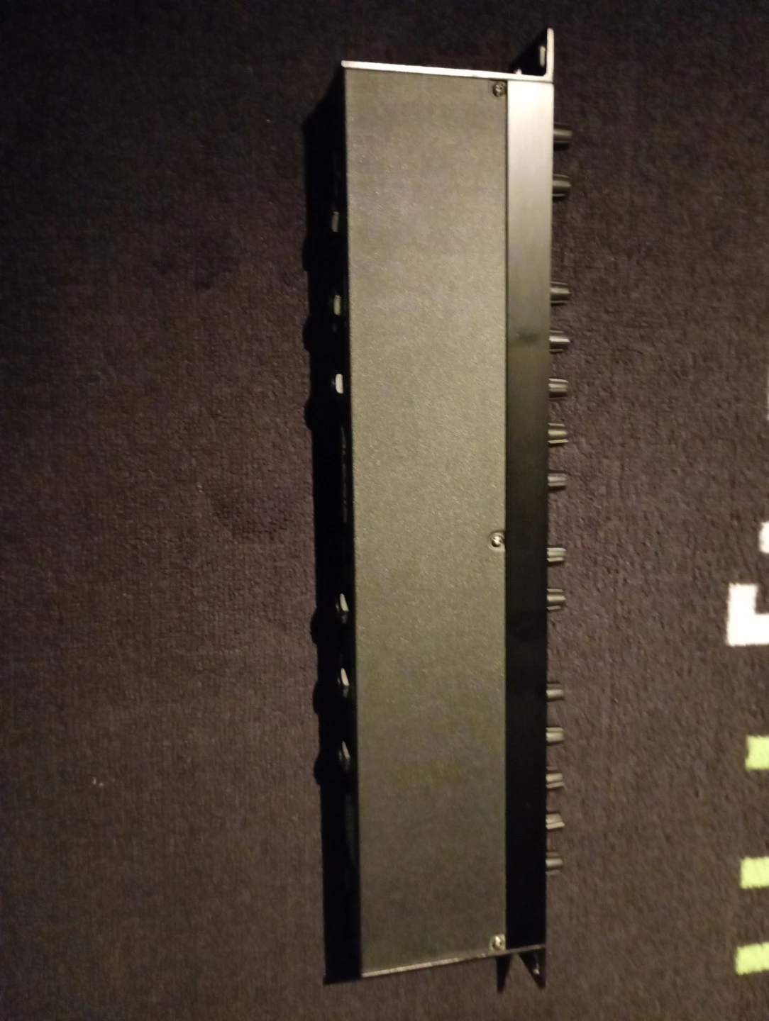 Alesis 3630 Dual Channel Compressor Limiter with Gate - photo 4