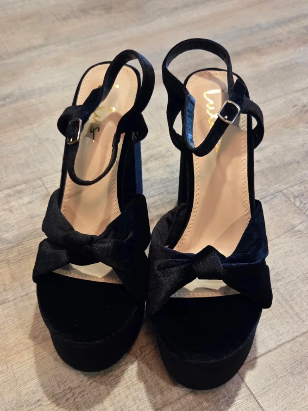 Lulus Black Velvet Platform Heels Size 10 - photo 3