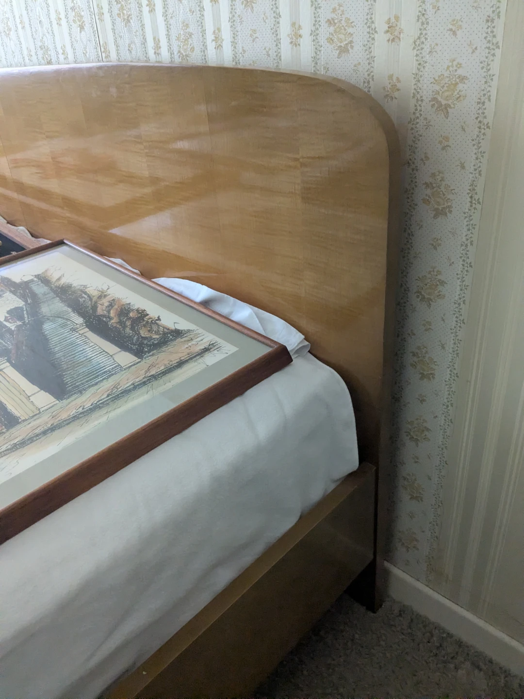 Wood King size bed frame - photo 3