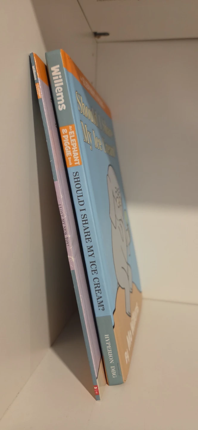 An Elephant & Piggie Book - I Love My New Toy! by Mo Willems