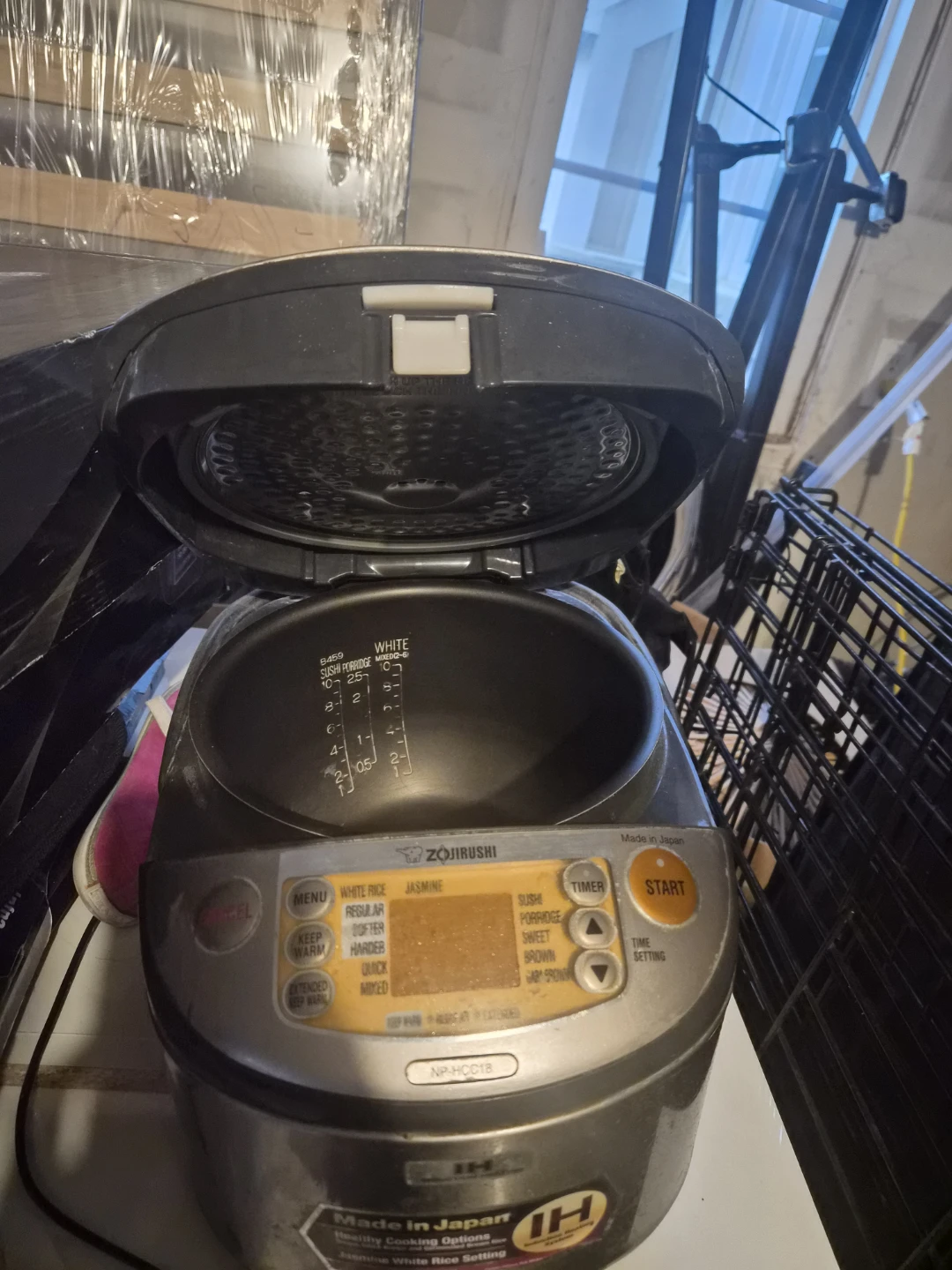 Zojirushi NP-HCC18 Rice Cooker - photo 2