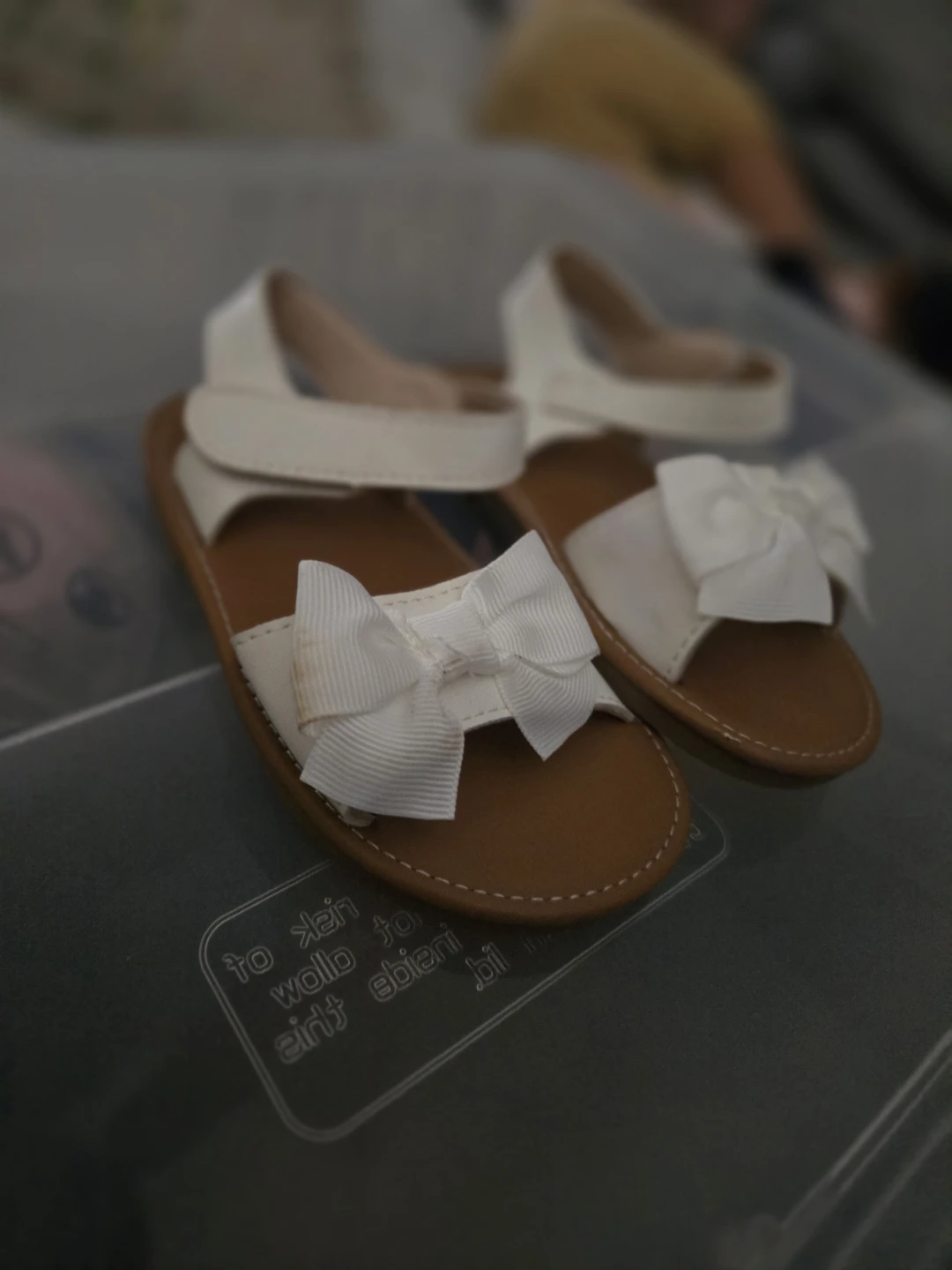 White & Black Toddler Sandals with Bows - photo 2