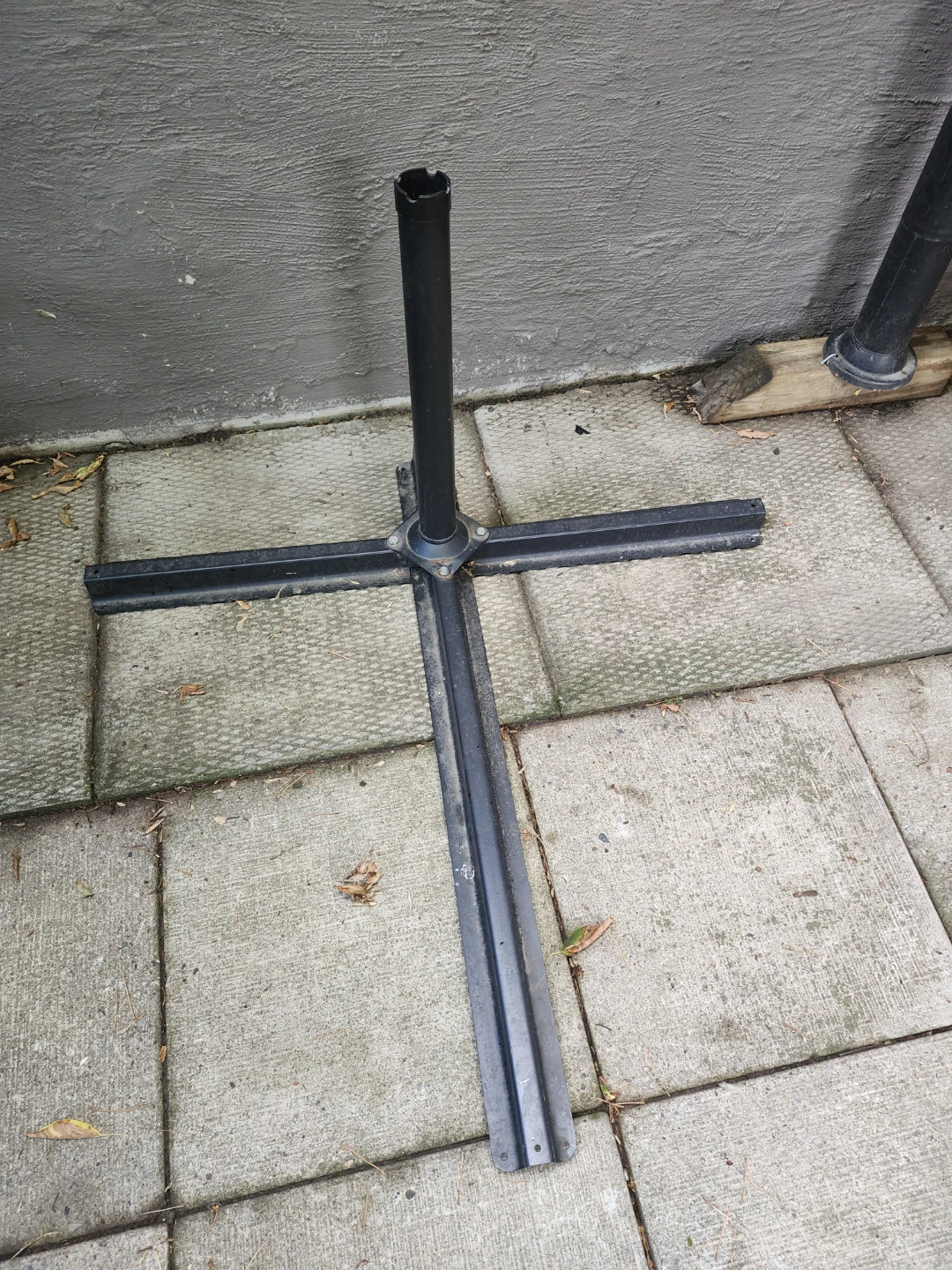 Black Metal Umbrella Base Stand - photo 2