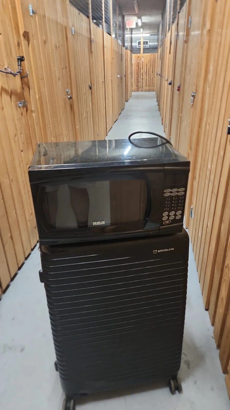 Black RCA Microwave