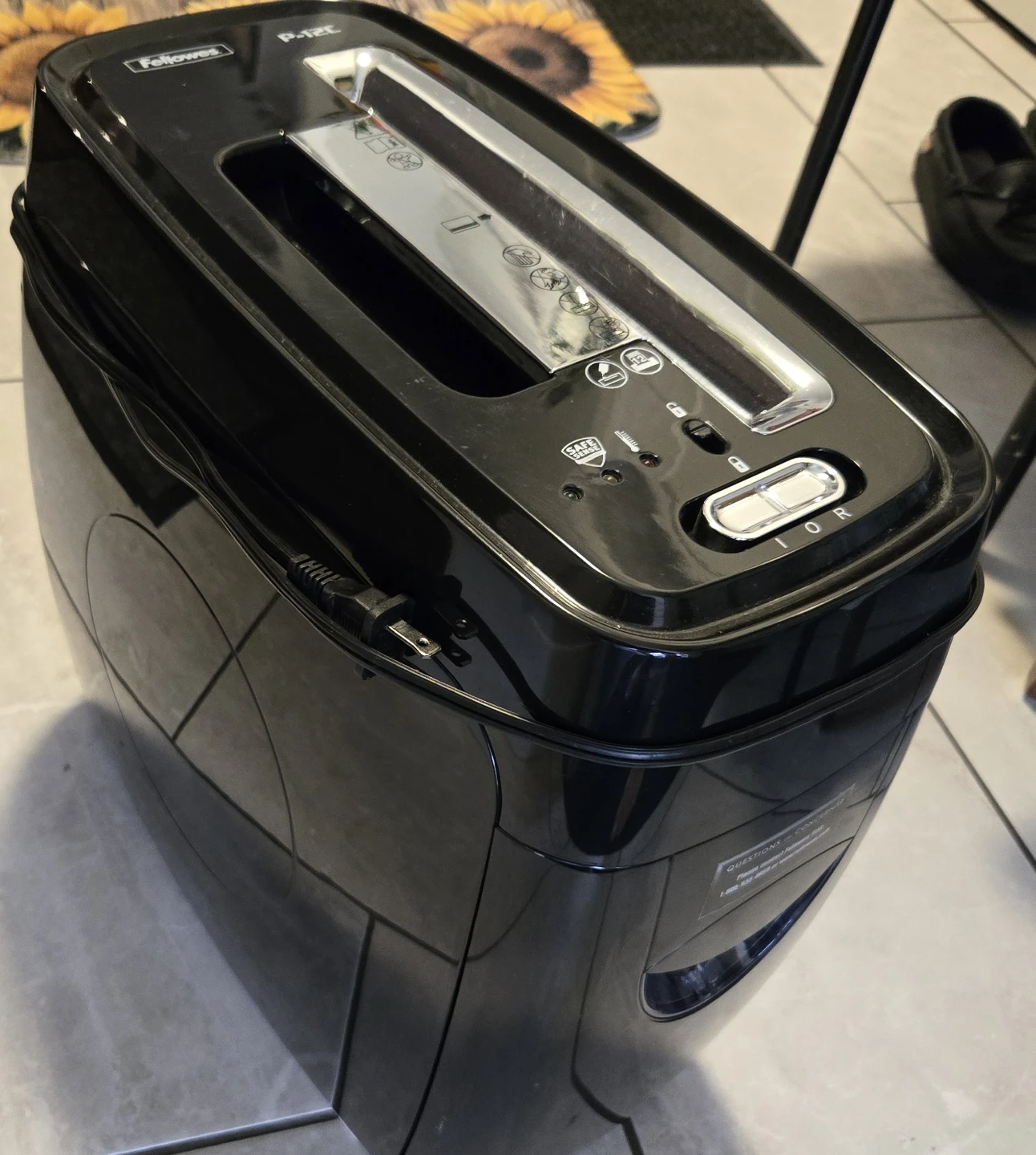 Fellowes P-12C Shredder - photo 2