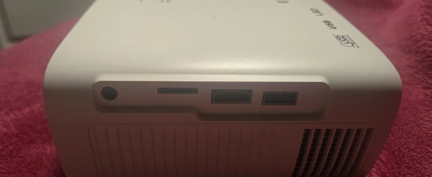 Eokeiy Projector BLUETTOTH FREE DELIVERY - photo 2