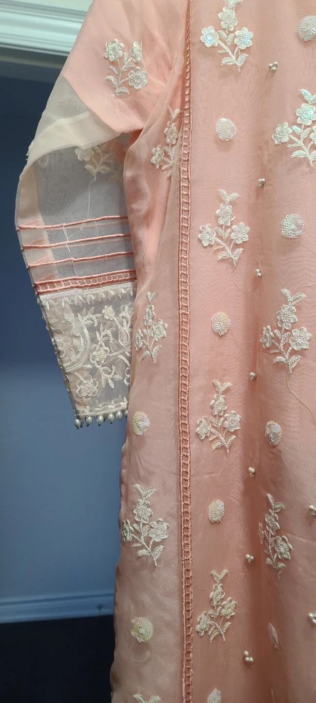 Peach embroidered kurti with pearl and sequin details - photo 3