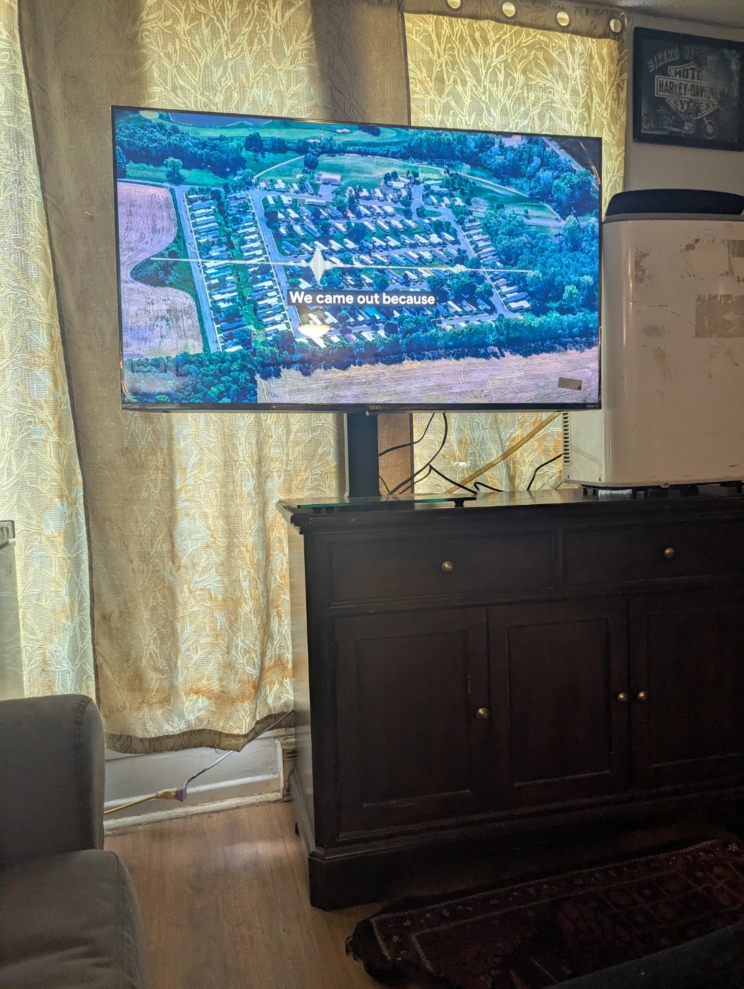 Onn Roku TV 50" QLED 4K UHD Smart TV - photo 2