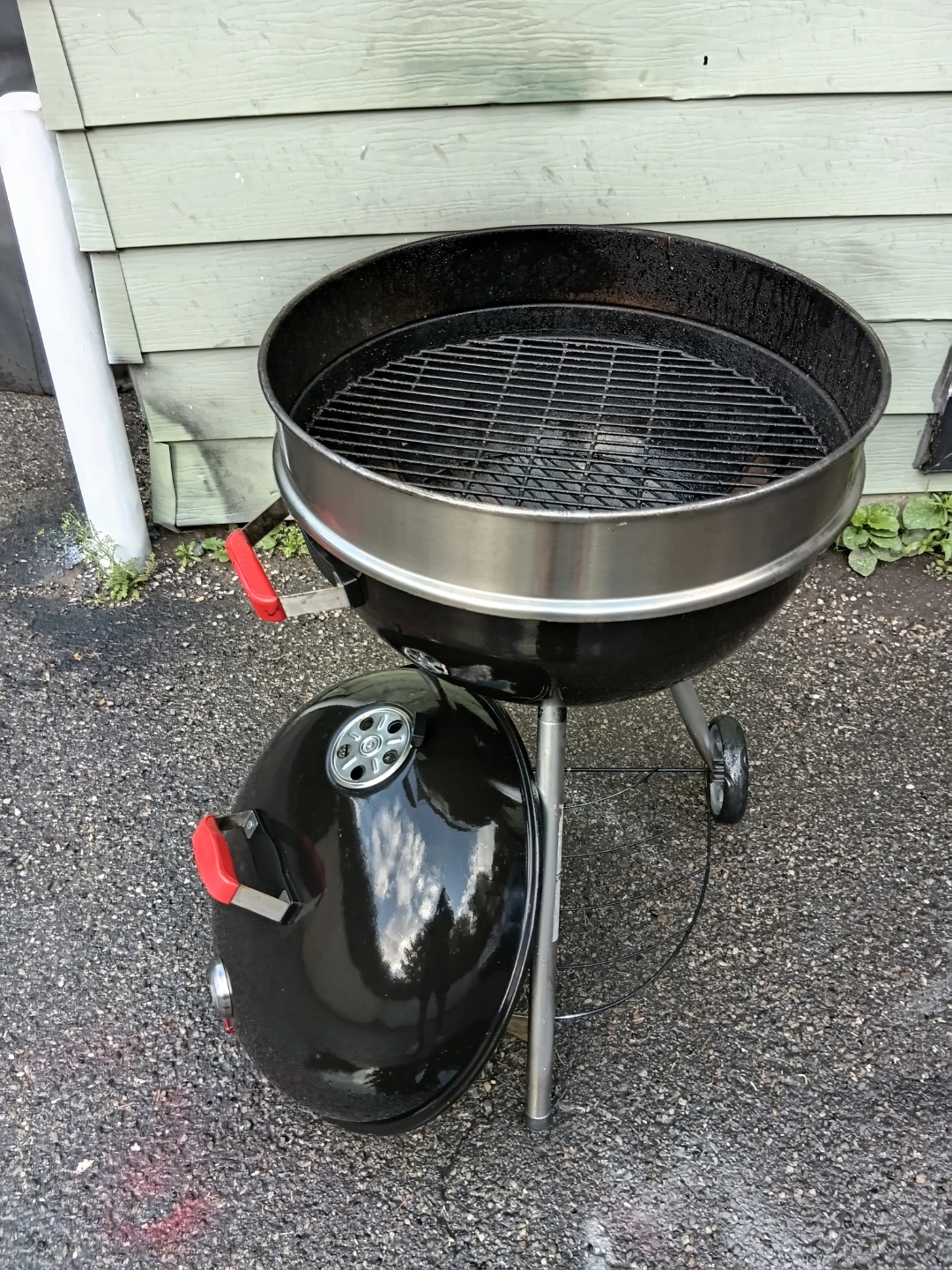 Weber Premium Kettle Charcoal Grill - photo 2