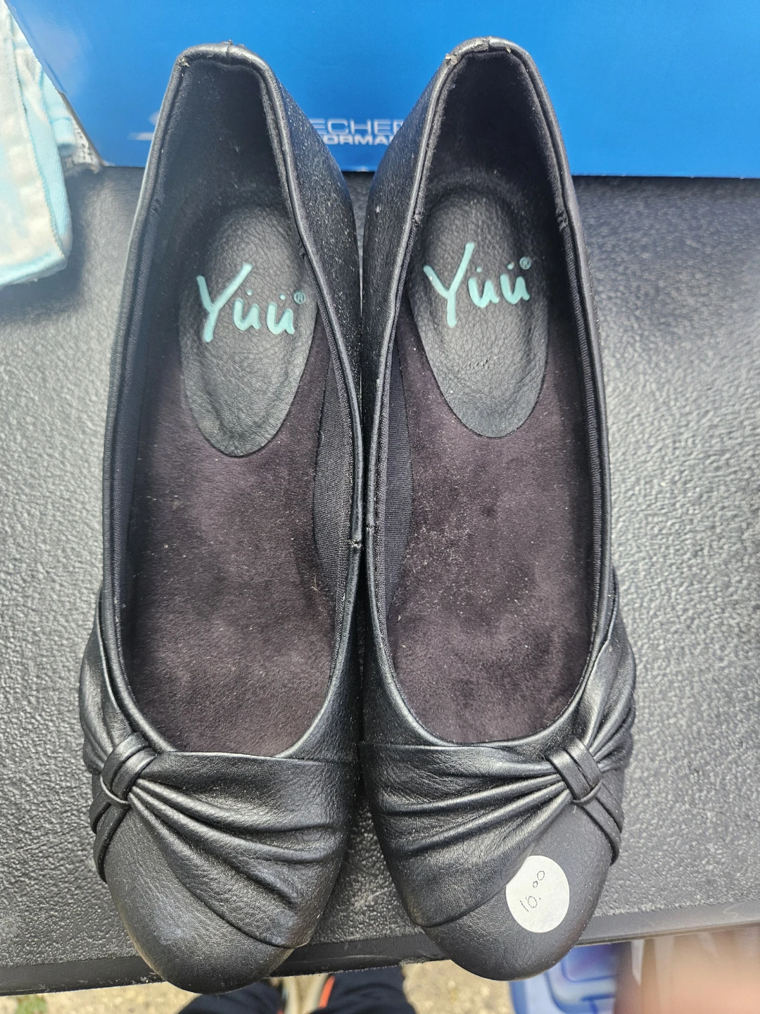 Yuii Black Wedge Heels