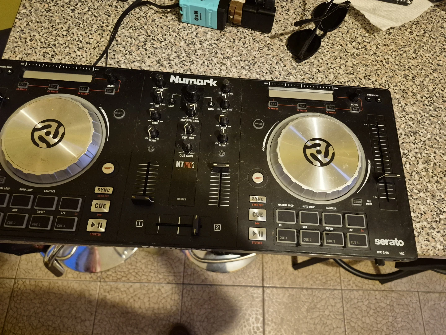 Numark MTPRO3 DJ Controller - photo 4