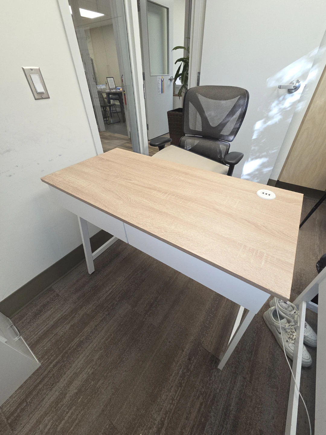 Wooden top desk with two drawers - photo 2