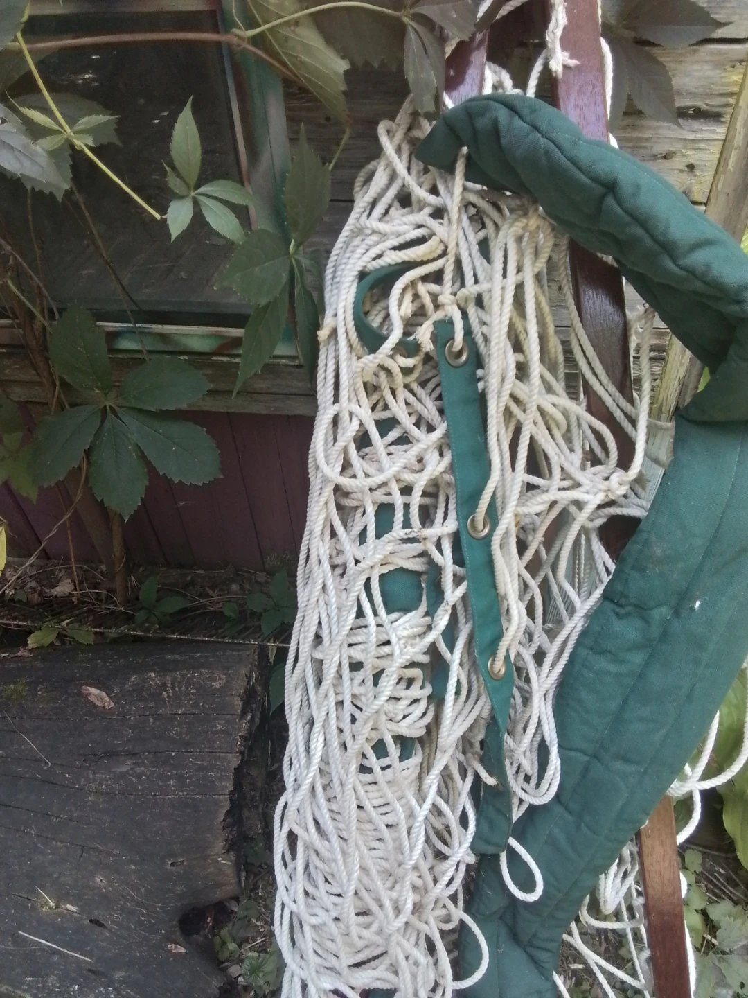 White Rope Hammock with Green Fabric Edging - photo 3