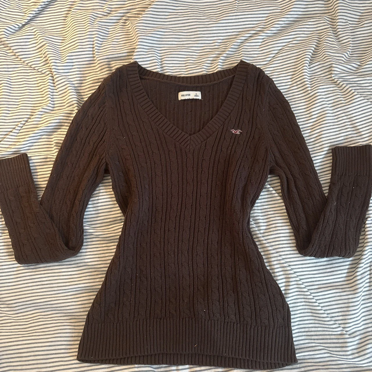 Hollister Cable Knit V-Neck Sweater - Brown - Size M