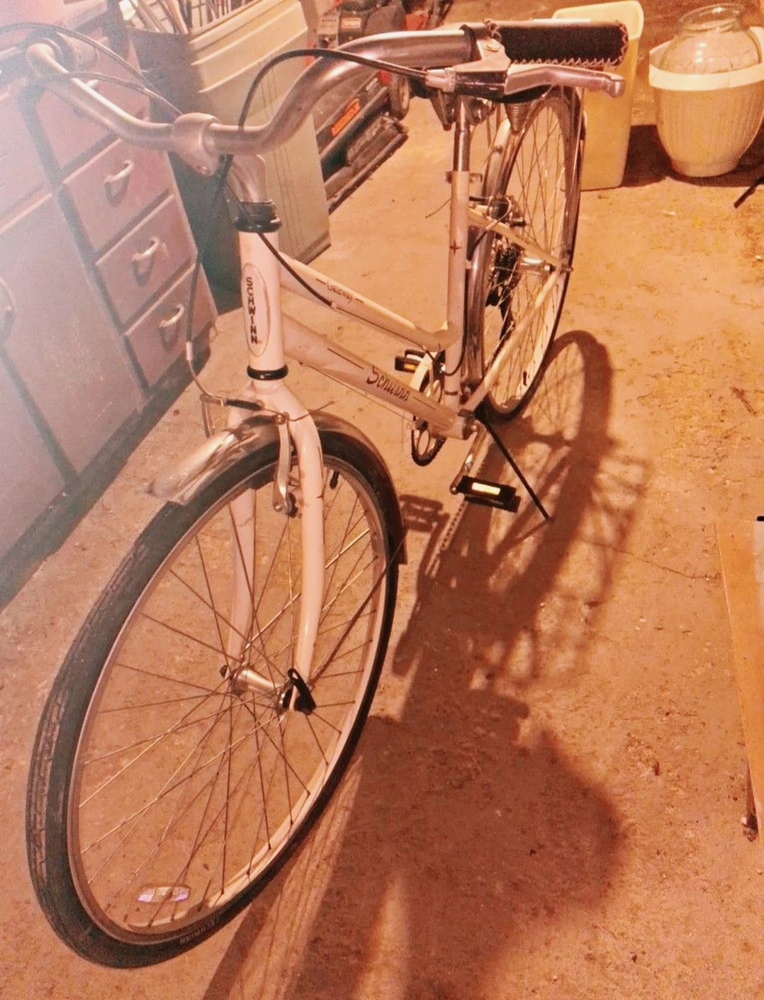 Bicycle Schwinn Gateway Cruiser