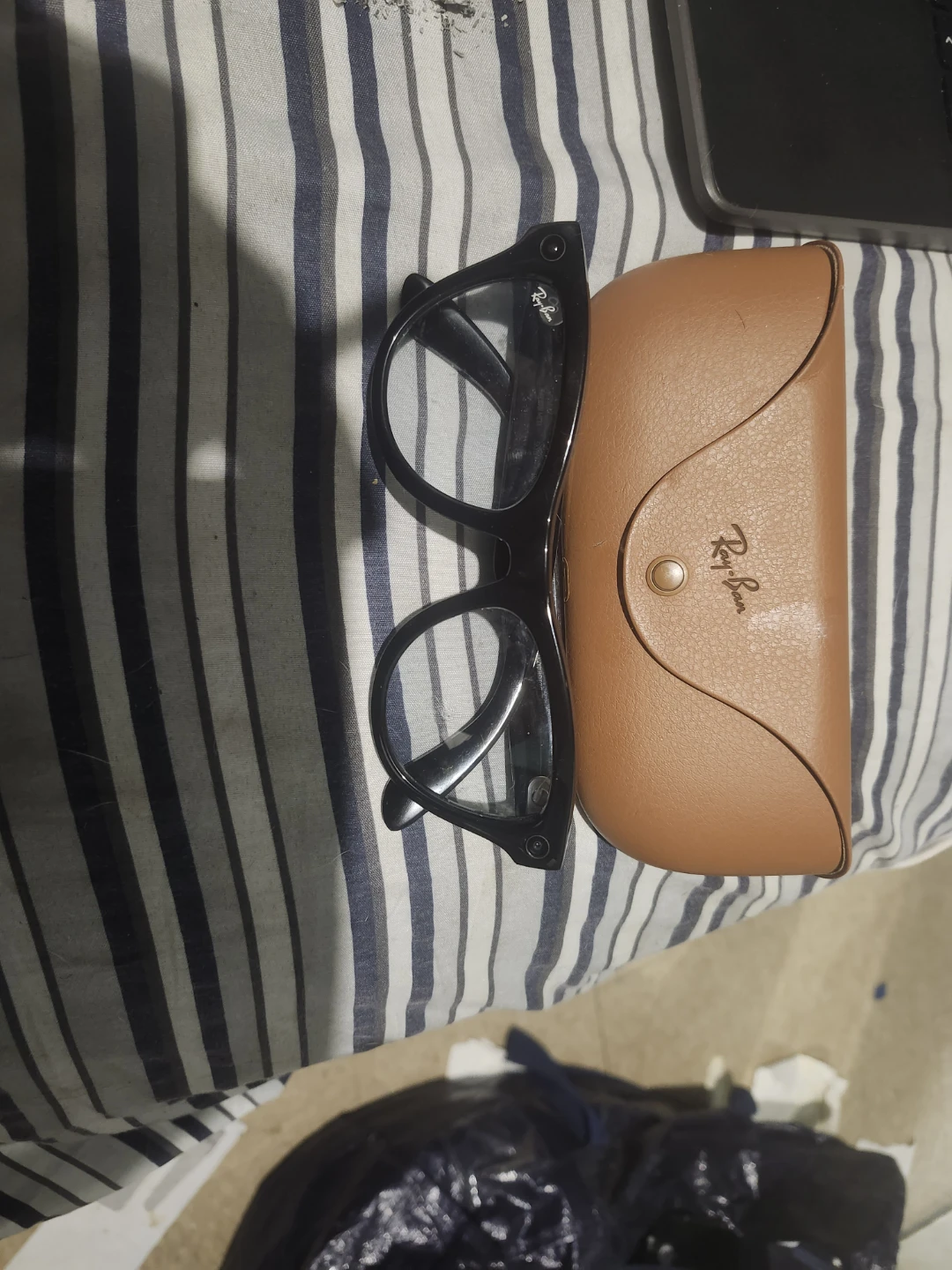 Ray-Ban meta  Black Skyler Style Glasses with Case - photo 2