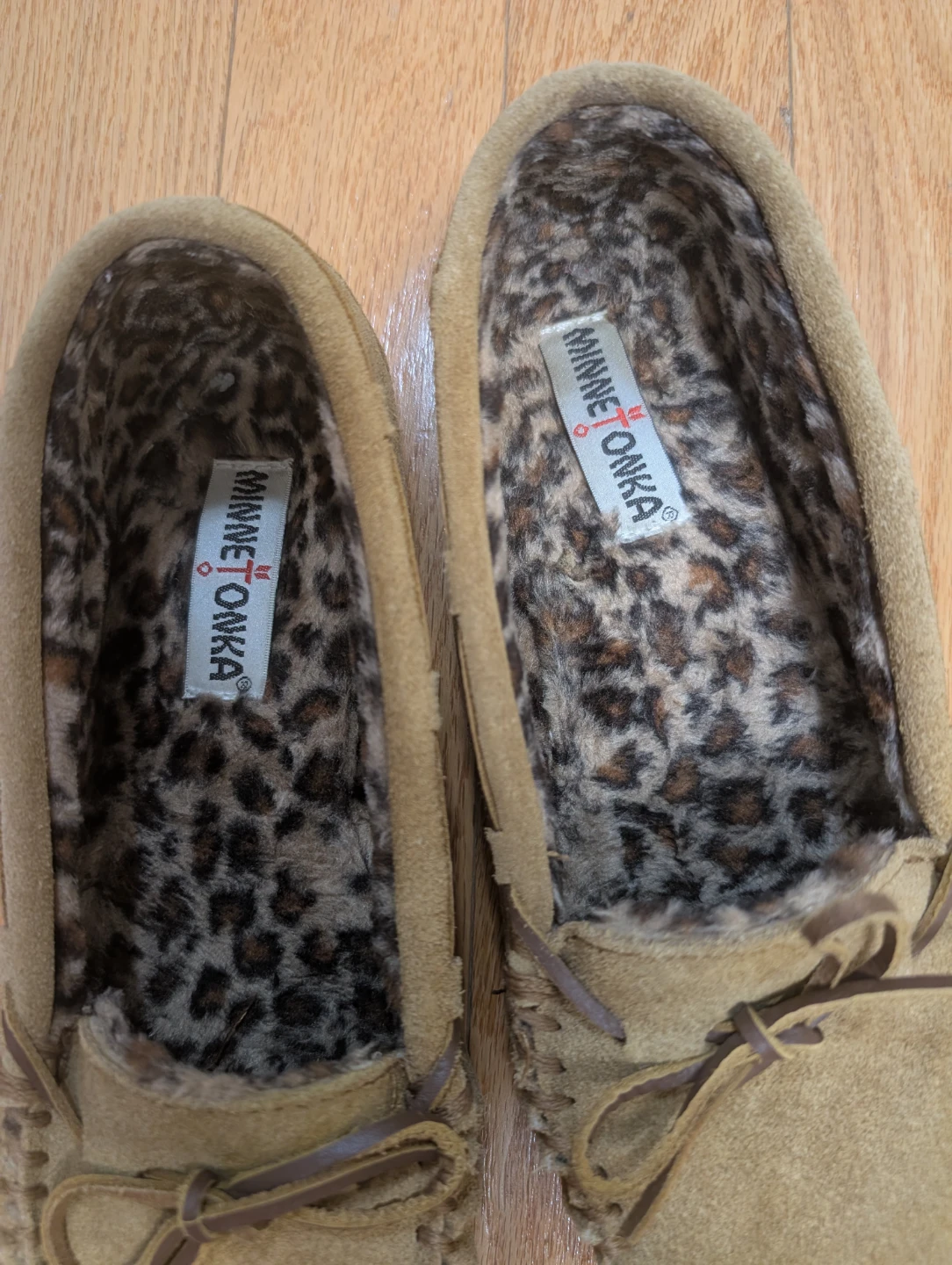 Minnetonka Moccasin Slippers size 9 - photo 3