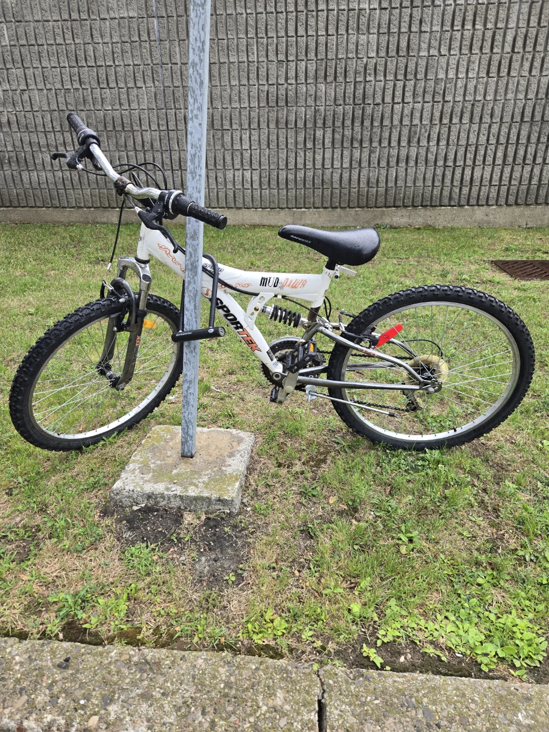 SPORT-TEK Mud Dawg Mountain Bike