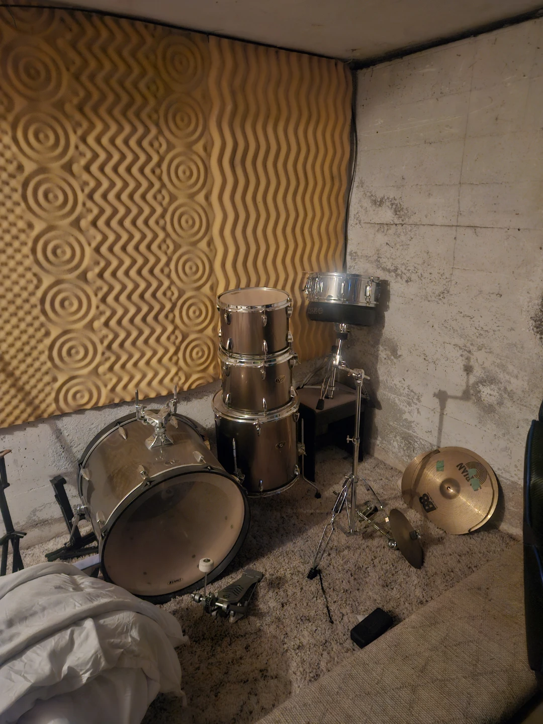 Tama 5 piece drum kit with Sabian cymbals