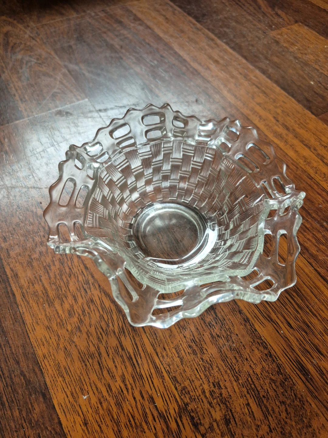 Glass Candy Dish with Ruffled Edge - photo 5