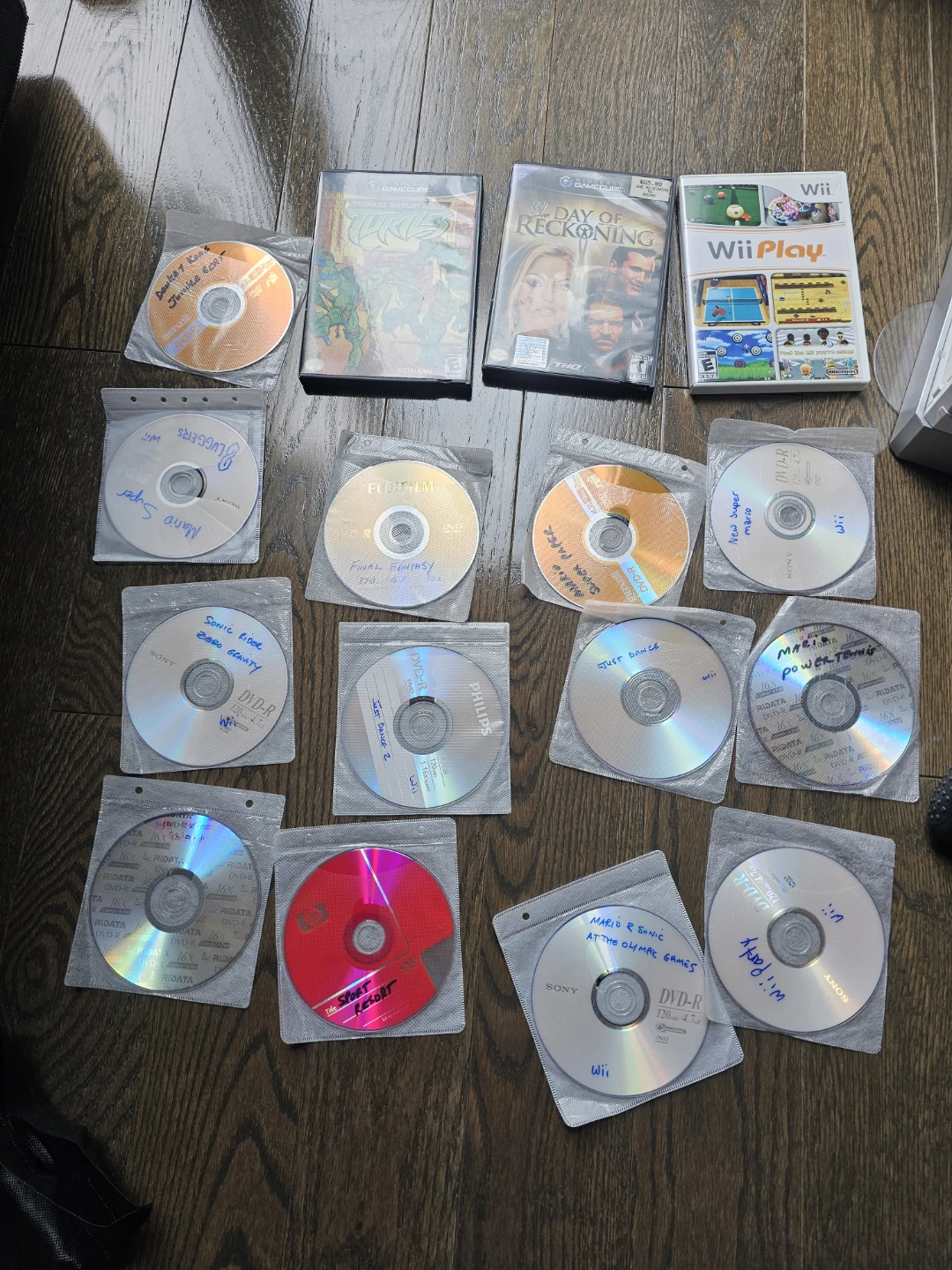 Nintendo Wii Console Bundle with Games & Controllers - photo 2