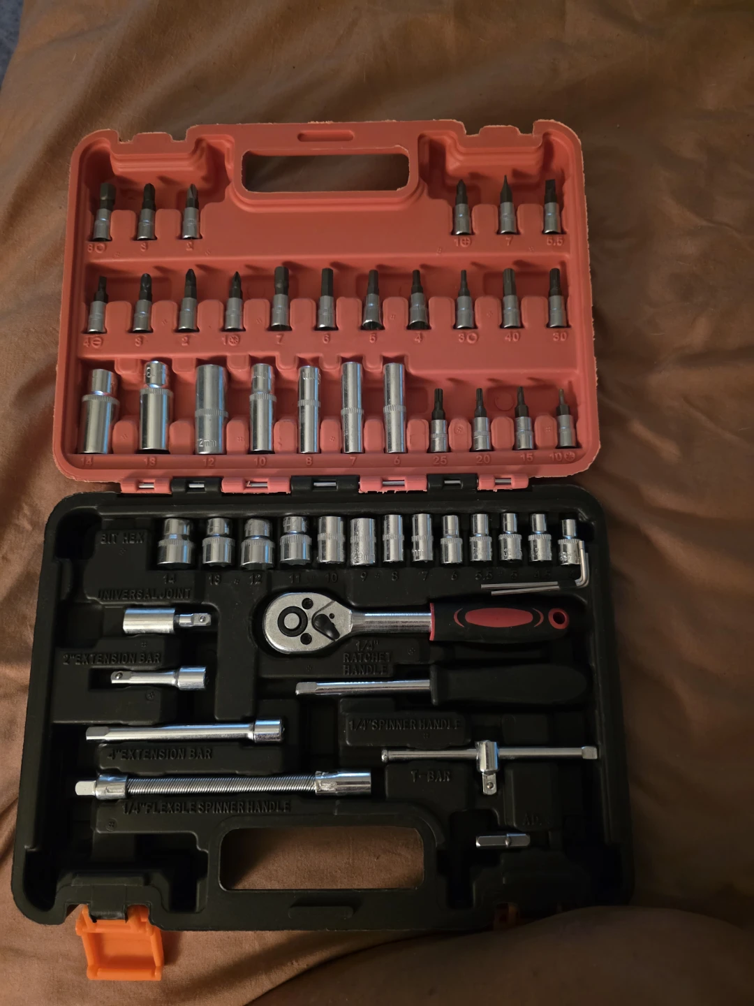 Socket and Bit Set with Ratchet Handle