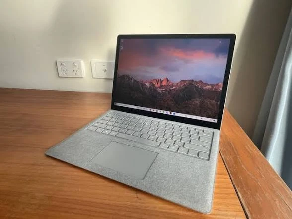 Surface Laptop 2 for trade/sale (spec and perks in desc)