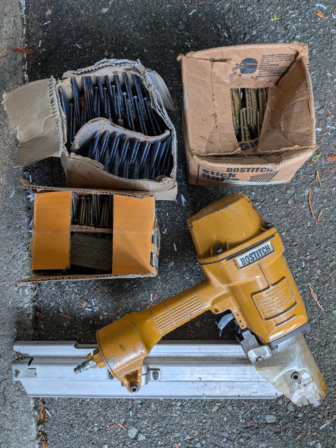 Bostitch Pneumatic Framing Nailer with Nails