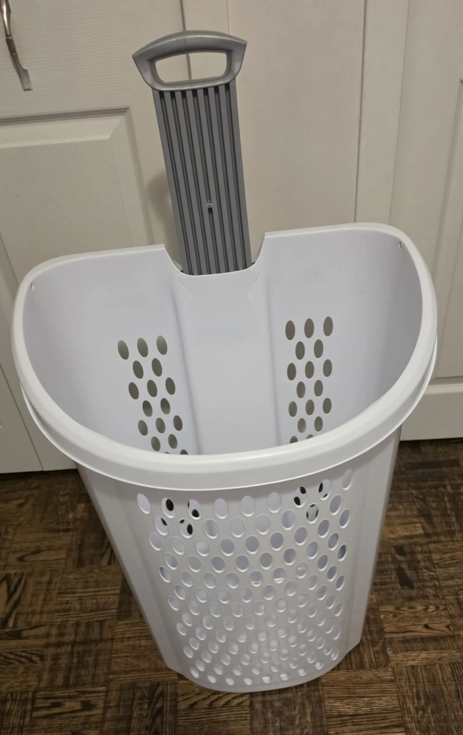 Laundry basket on with wheels - photo 2