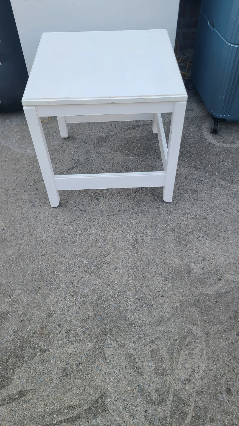 White Side Table - photo 2