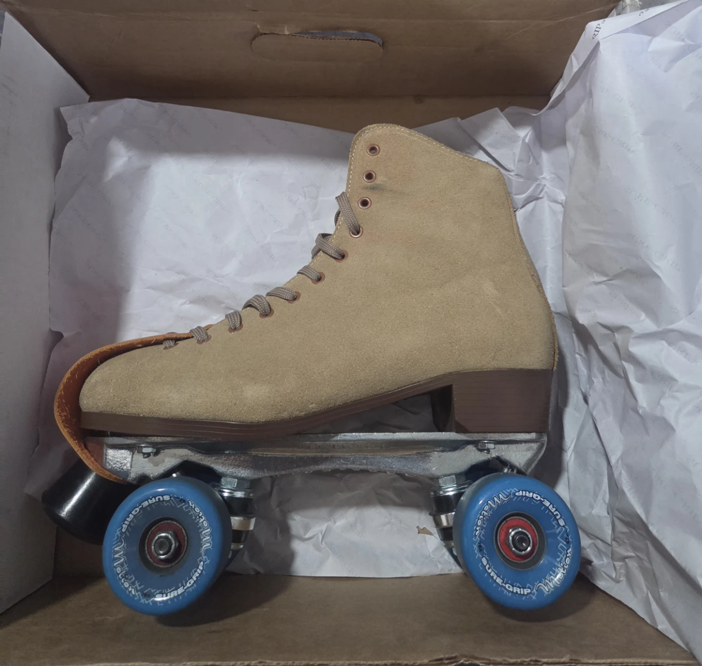 I'm selling two pairs of skates. - photo 3