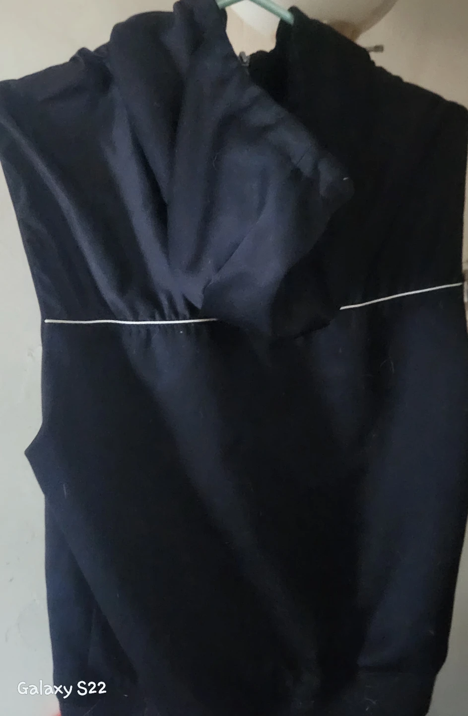 EXPRESS Black Sleeveless Zip-Up Vest with White Piping - photo 2