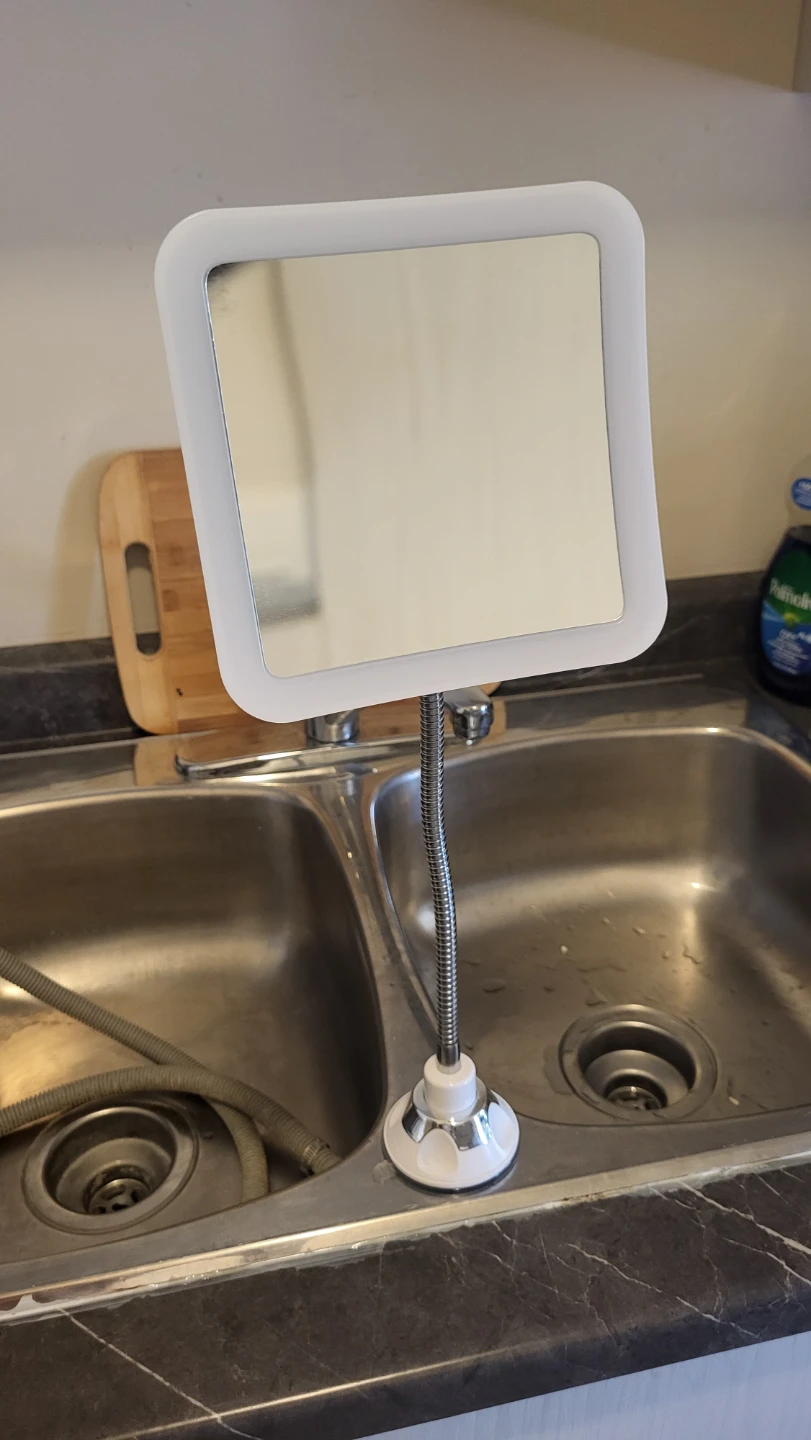 Fancii Lighted Makeup Mirror - photo 2