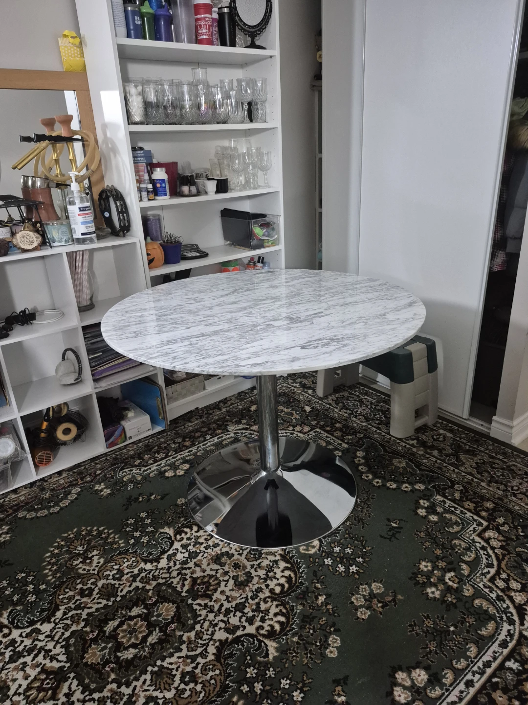 Round Marble Top Pedestal Dining Table
