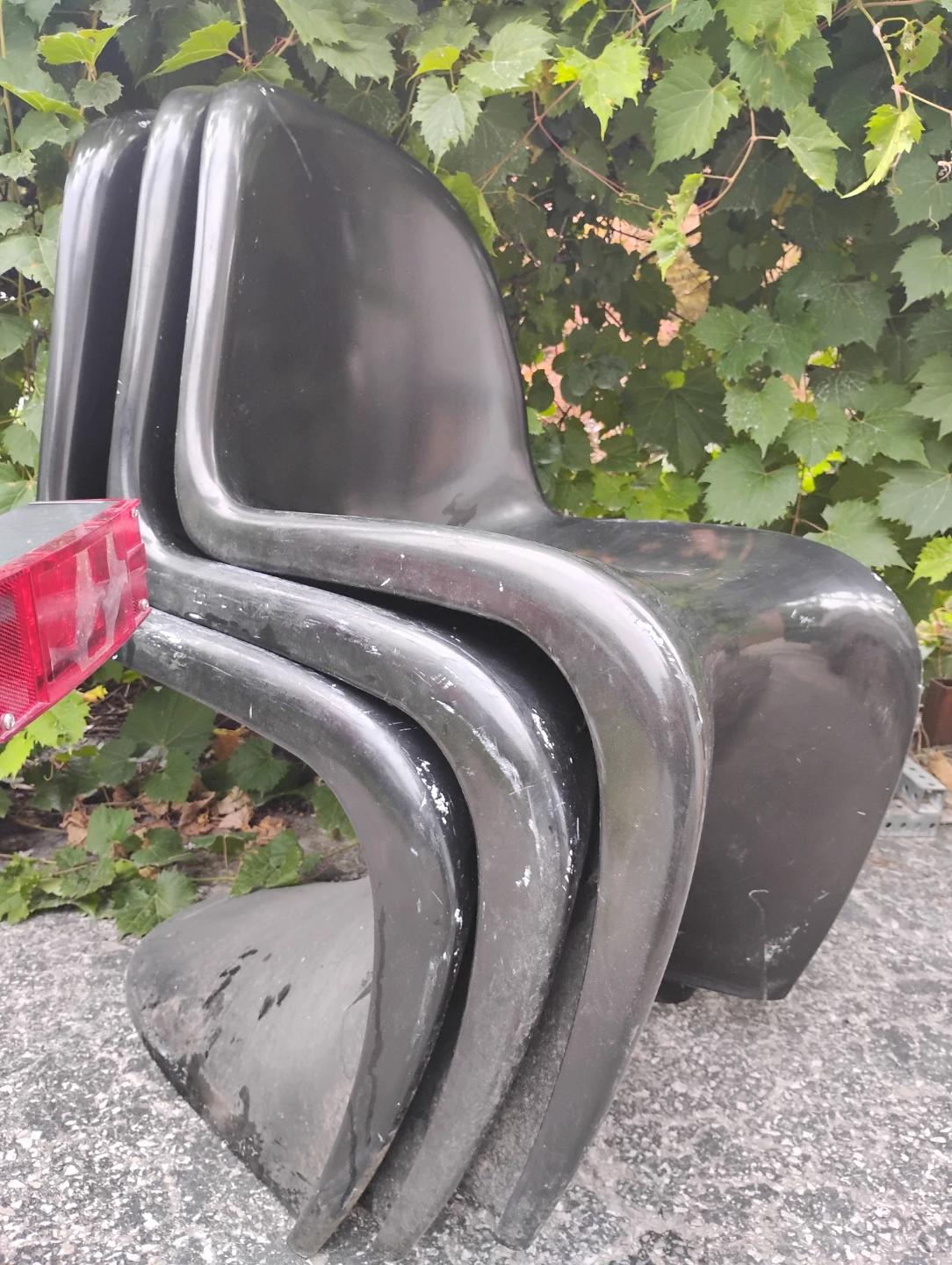 Black Stackable Chairs (Set of 3) - photo 3
