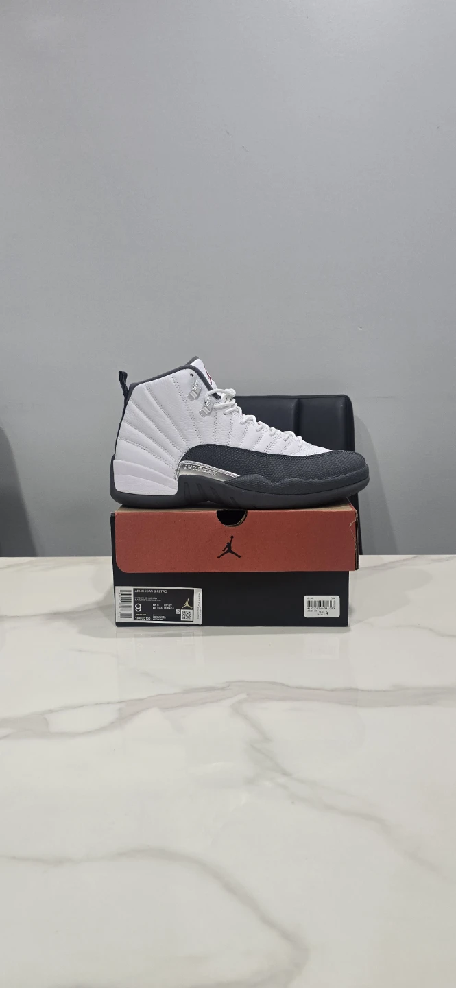 Air Jordan 12 White Dark Gray size 9