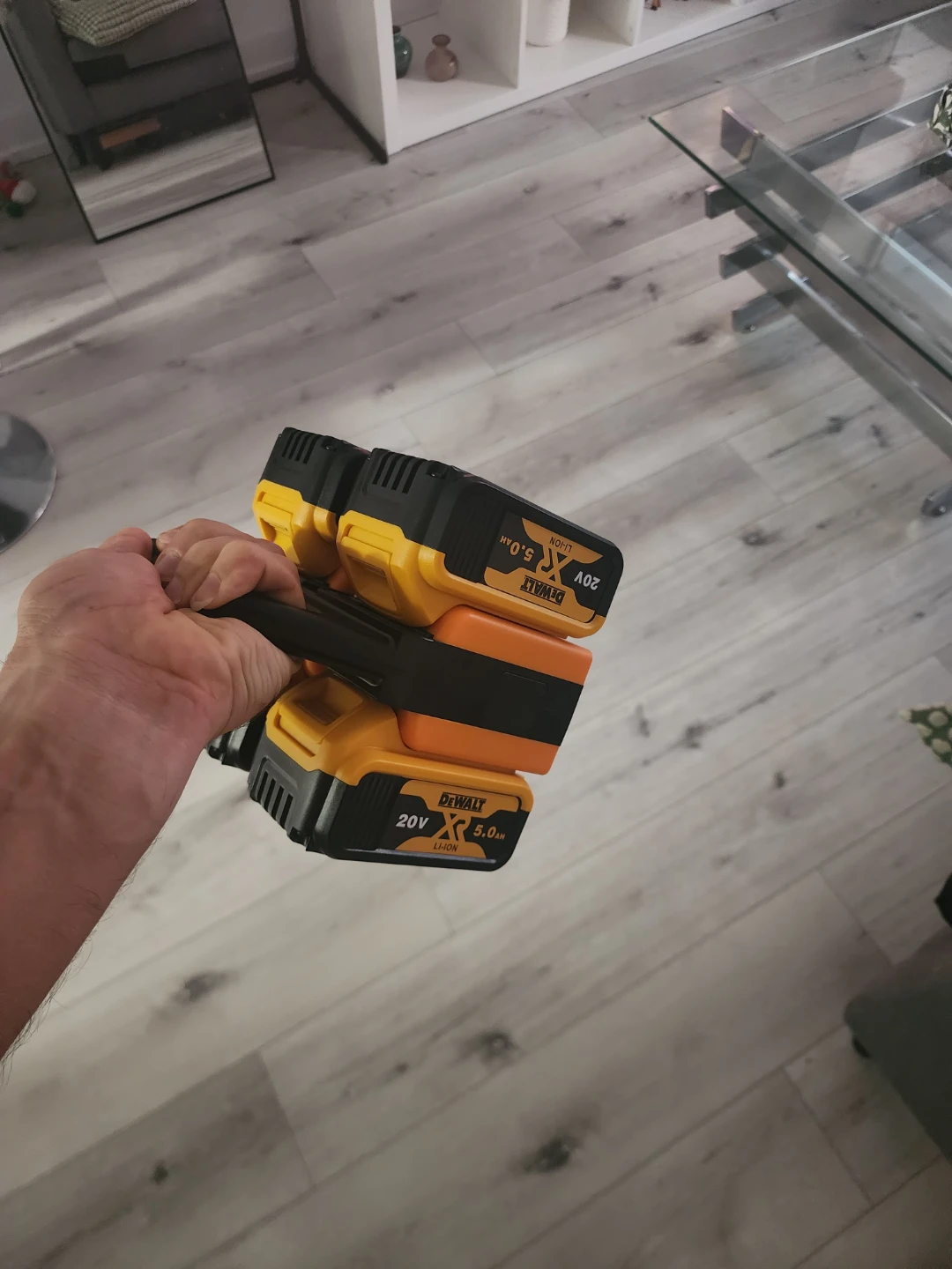 4 DeWalt 20V 5.0Ah Lithium-Ion Battery Pack - photo 3